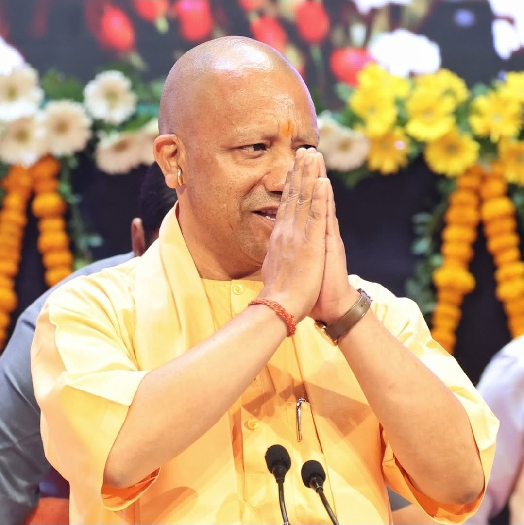 योगी सरकार का एक्शन: 7 PCS अधिकारियों का ट्रांसफर, ज्योति राय बनीं आजमगढ़ की अपर आयुक्त