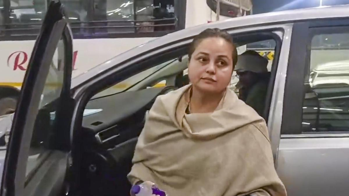 रोहिणी आचार्य का पलटवार: ‘माता-पिता के सम्मान से कोई समझौता नहीं’