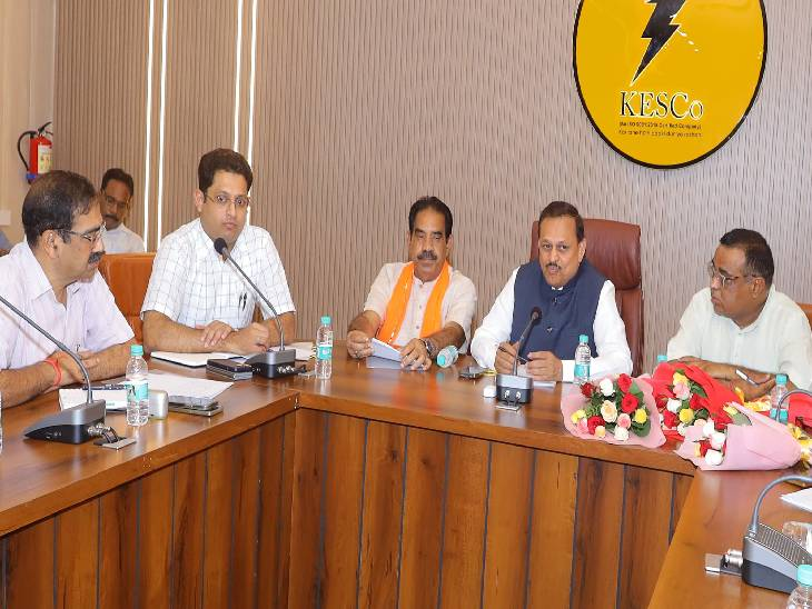 Kanpur Entrepreneurs Meet Kesco MD: केस्को एमडी से मिले कानपुर के उद्यमी, बिजली विभाग के उत्पीड़न और बिलिंग गड़बड़ी पर जताया कड़ा ऐतराज