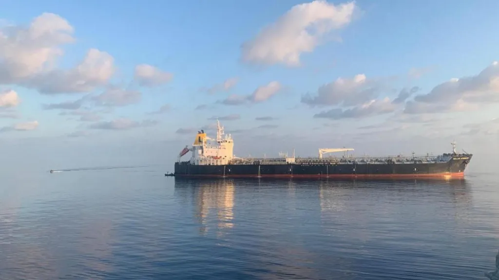 Somali Pirates Attack: सोमाली समुद्री लुटेरों का खौफनाक तांडव, ऑयल टैंकर पर कब्जे के दौरान 5 क्रू मेंबर की हत्या
